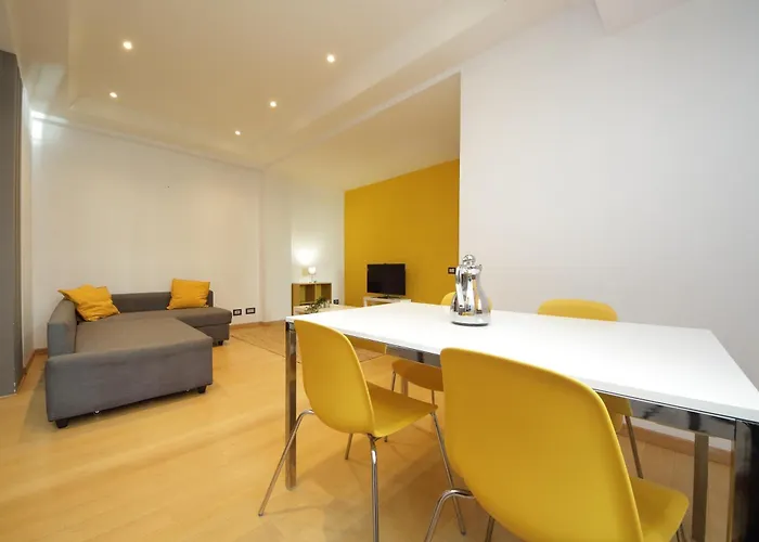 Cozy And Comfy In Piramide Metro Stop *